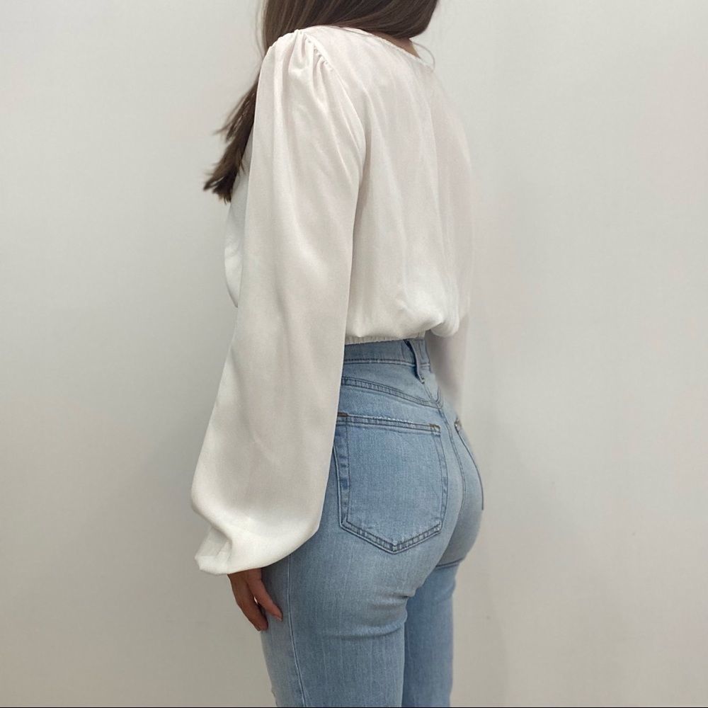 NWT White Long Sleeve Wrap Crop Top - Picture 4 of 5